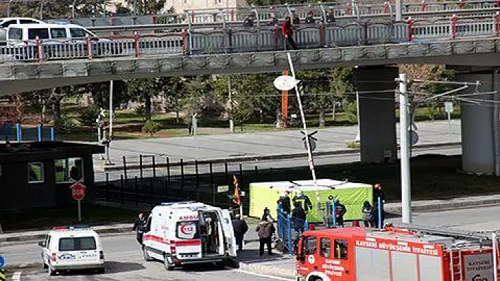 Köprüye çıkarak intihar etmek istedi 