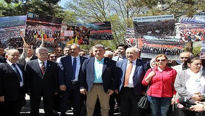 Kayseri'de İYİ Parti'den medya eylemi  