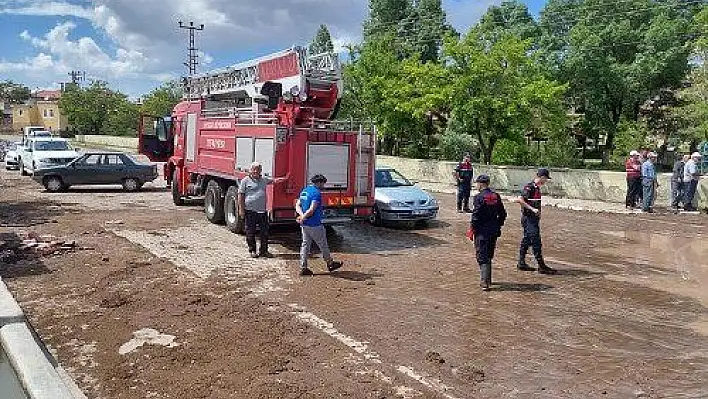 İtfaiye ekipleri 25 su baskınına müdahale etti