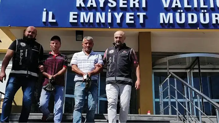 Ticari takside 12 yabancı uyruklu kaçak göçmen yakalandı