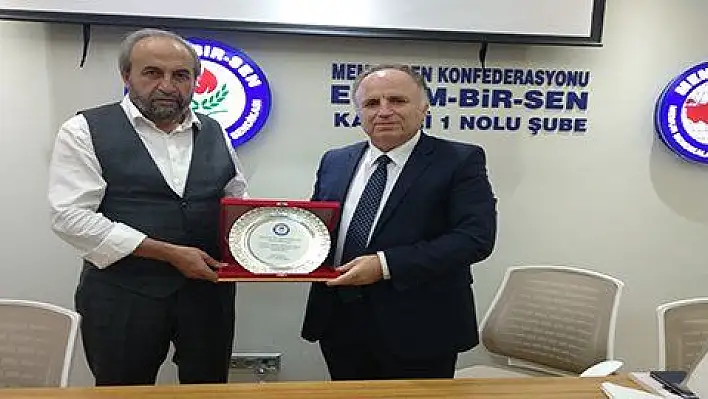 Prof. Dr. Temel Yeşilyurt Eğitim Bir Sen'de eğitimcilerle buluştu