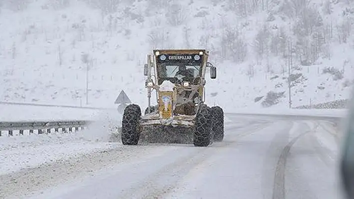 Kayseri'de 17 mahalle yolu ulaşıma kapandı 