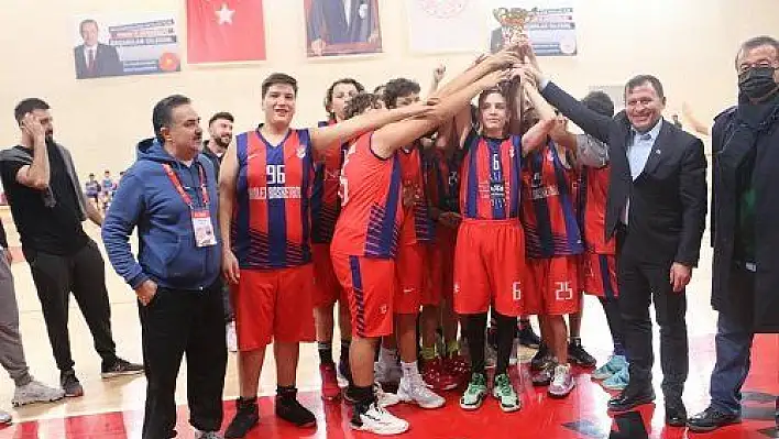 U14 Basketbol'da şampiyon Kolej Basketbol takımı oldu