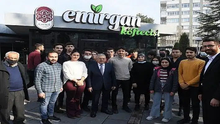 Büyükkılıç gençlerle buluştu