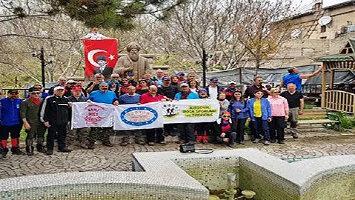 Anneler Günü İçin 24 Kilometre Yürüdüler 