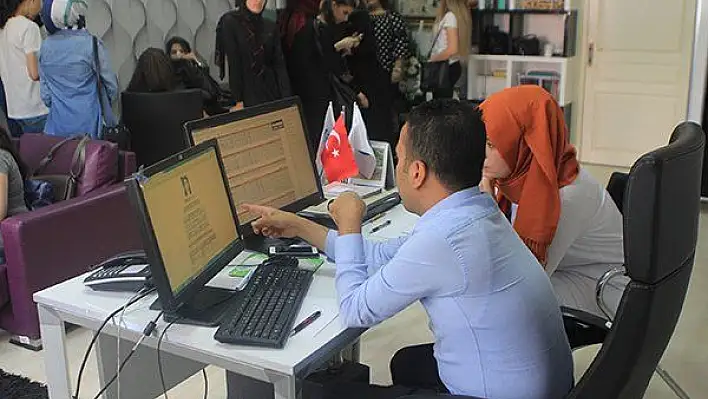 Büyükşehir'den öğrencilere tercih hizmeti