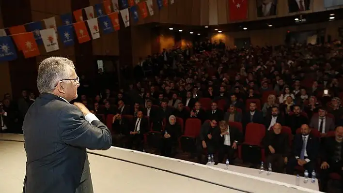 Başkan Büyükkılıç büyükşehirin gençlikle ilgili hizmetlerini anlattı