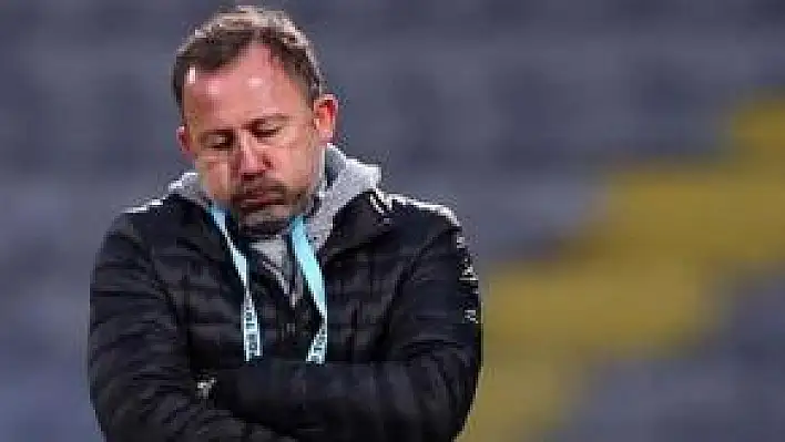 Beşiktaş'ta Sergen Yalçın dönemi sona erdi