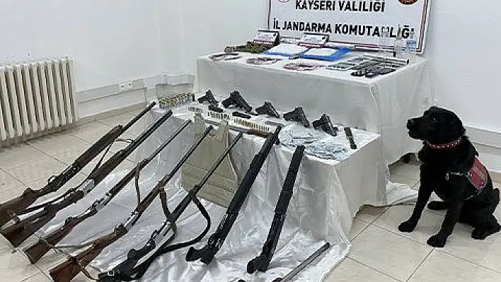 Jandarmanın silah ve uyuşturucu operasyonunda 4 zanlı yakalandı