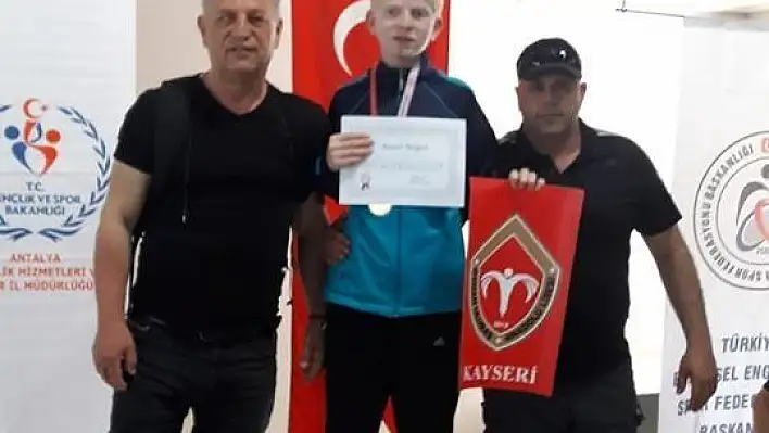 Mert Emirimam başarısıyla adından söz ettirdi 