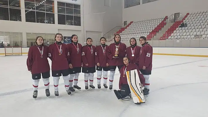 Kayseri Buz Hokeyi'nde Türkiye Üçüncüsü Oldu