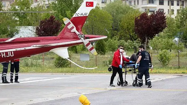 Elinden yaralan kişi ambulans helikopterle hastaneye kaldırıldı