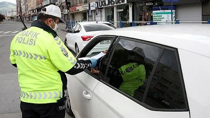 Kayseri'de yine aynı görüntüler ! Sokağa çıktılar ceza yediler