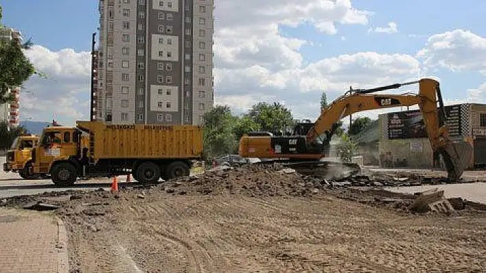 Melikgazi'de yollar yenileniyor