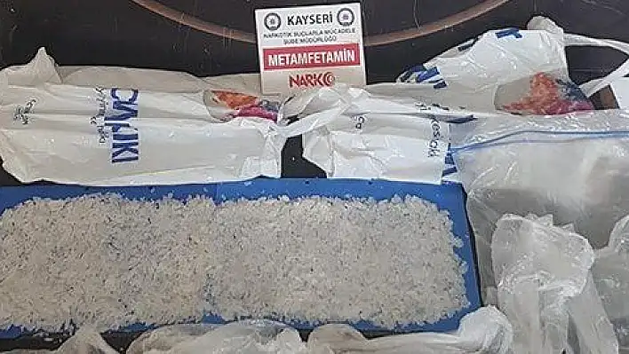 Uyuşturucuyu Kayseri'ye getiremeden yakalandılar