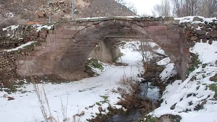 Tarihi köprü Melikgazi Belediyesi'ne emanet 