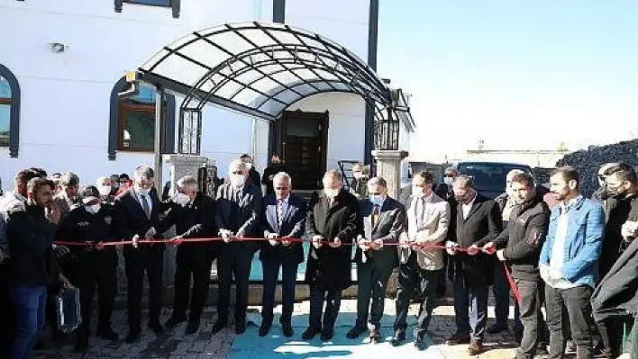 Yıldırım düşmesi sonucu hasar gören Yeşilyurt Cami yeniden yapıldı