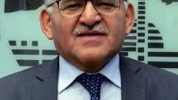 Başkan Büyükkılıç, trafik kazasında yaralanan Özhaseki'yi ziyaret etti