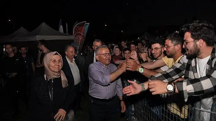 Büyükşehir'in 'Yaza Merhaba Festivali'ne muhteşem ilgi