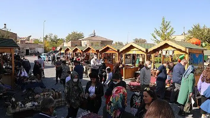 Talas'ın vazgeçilmezi 'Antika Pazarı' hız kesmeden devam