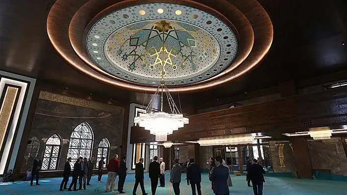 Orgeneral Hulusi Akar Camii'nin akustiğini test etti