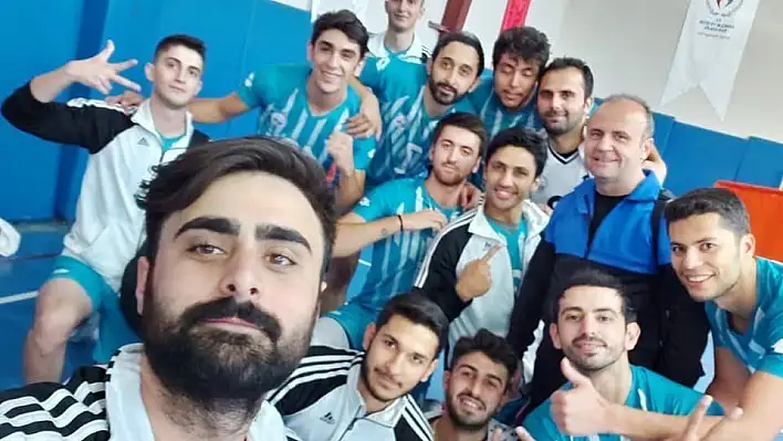 Voleybol derbisinde Melikgazi güldü