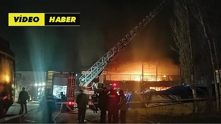 Patlayan elektrik trafosu, imalathaneyi küle çevirdi