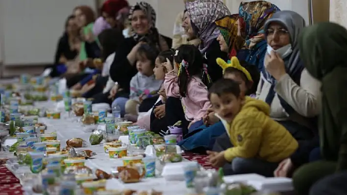 İftar sofraları gerçek sahiplerine