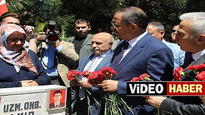 Kayseri'de 15 Temmuz Haftası törenleri Şehitlik ziyaretiyle başladı 