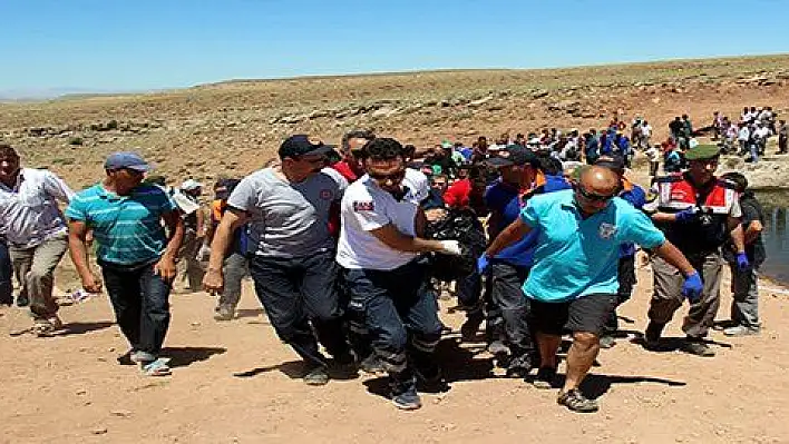 Genç çoban serinlemek için girdiği gölette boğuldu