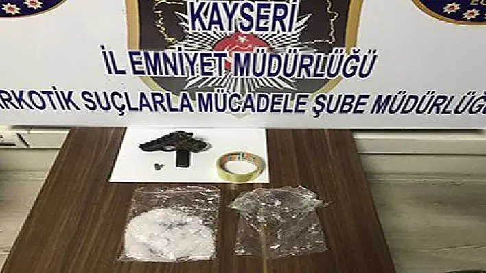 Zehir tacirleri gözaltına alındı