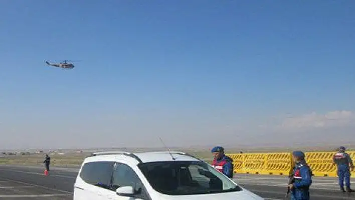 Jandarma, helikopter destekli trafik denetimine devam ediyor 