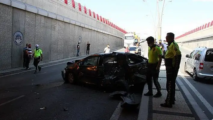 Kayseri'de 4 aracın karıştığı trafik kazasında 1 kişi yaralandı