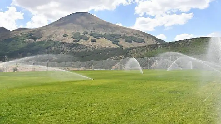 Erciyes'e FİFA standartlarında sahalar