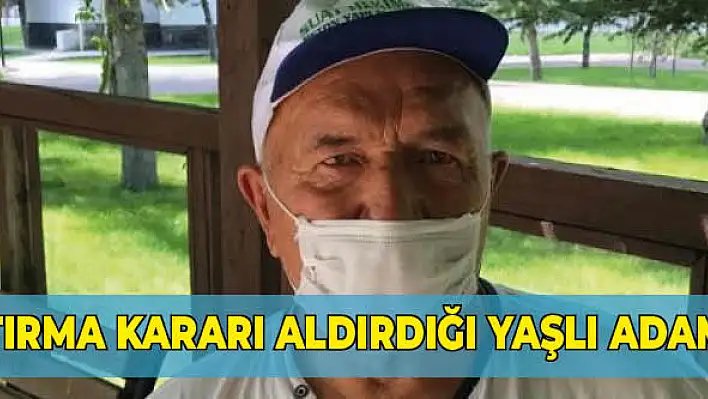 Ailesinin uzaklaştırma kararı aldırdığı yaşlı adam parkta yatıyor