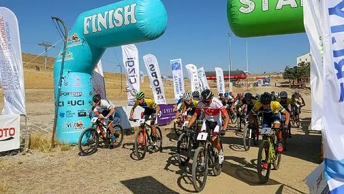 Erciyes, 17 ülkeden 500'e yakın sporcuyu ağırladı