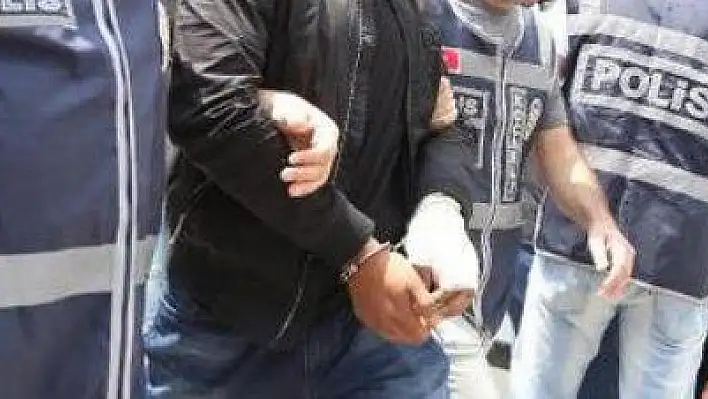 Cep telefonu ve kol saati gasp eden sanığa 17 yıl...