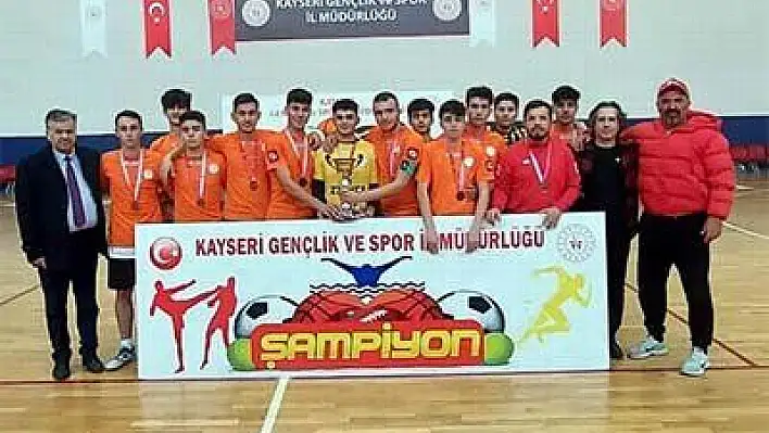 Erkekler Futsal Turnuvası'nda Arif Molu MTAL şampiyon oldu