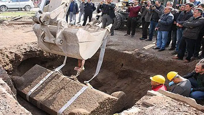 Kayseri'de bulunan lahitle ilgili bir kişi tutuklandı 