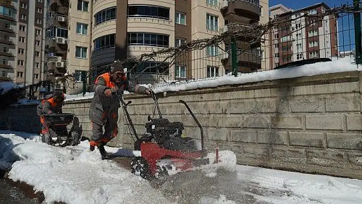 Mini kar temizleme araçları sahada