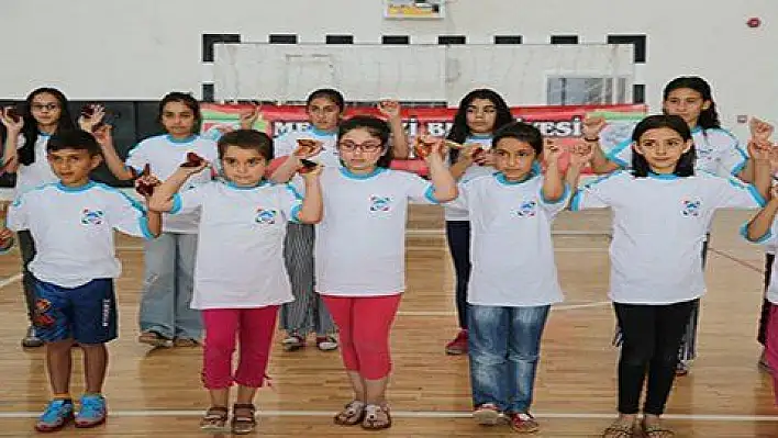 Melikgazi Belediyesi Yaz Okulları Hem Eğitiyor, Hem Öğretiyor