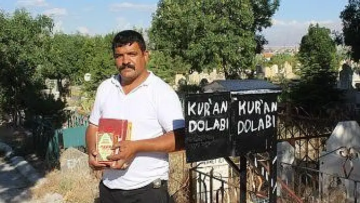 Mezarlığa Kur'an-ı Kerim dolap yerleştirildi