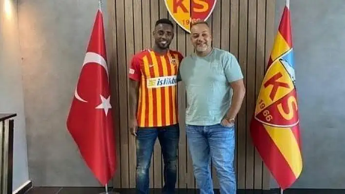 Lionel Carole formayı giydi