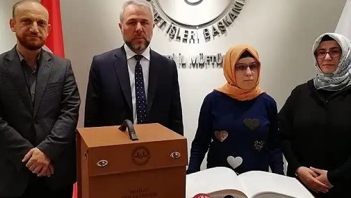 'Engelli kardeşlerimize Kur'an-ı Kerim'i öğretmek için her zaman hazırız'