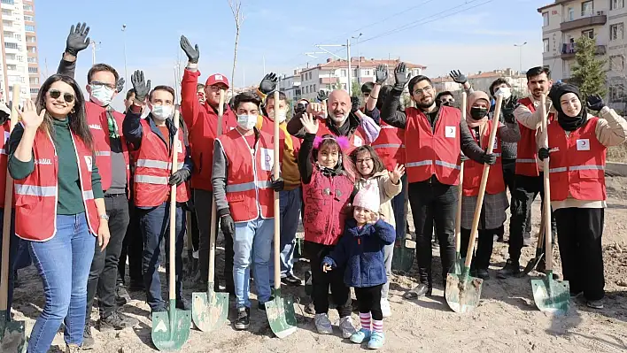 Çolakbayrakdar: 'Dikilen her ağaç geleceğe miras kalacak'