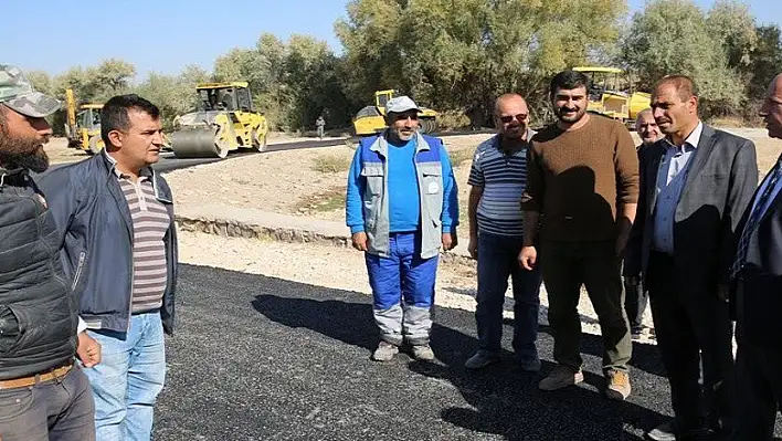 Kocasinan Belediyesi kırsalda 90 kilometre stabilize yol ve 12 bin metrekare kilitli parke yaptı