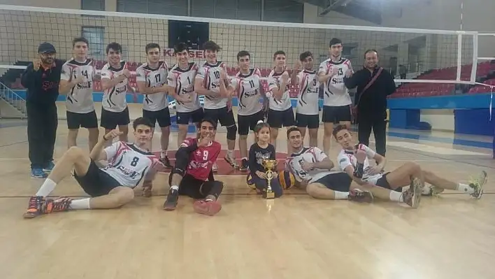 Sahabiyespor set vermeden şampiyon oldu