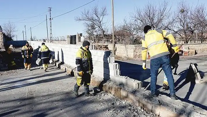 O duvar yıkıldı !