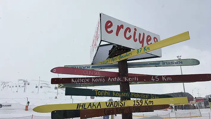 Erciyes'e Mart ayında kar yağdı 