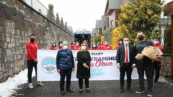 Sağlık çalışanlarına 14 Mart sürprizi